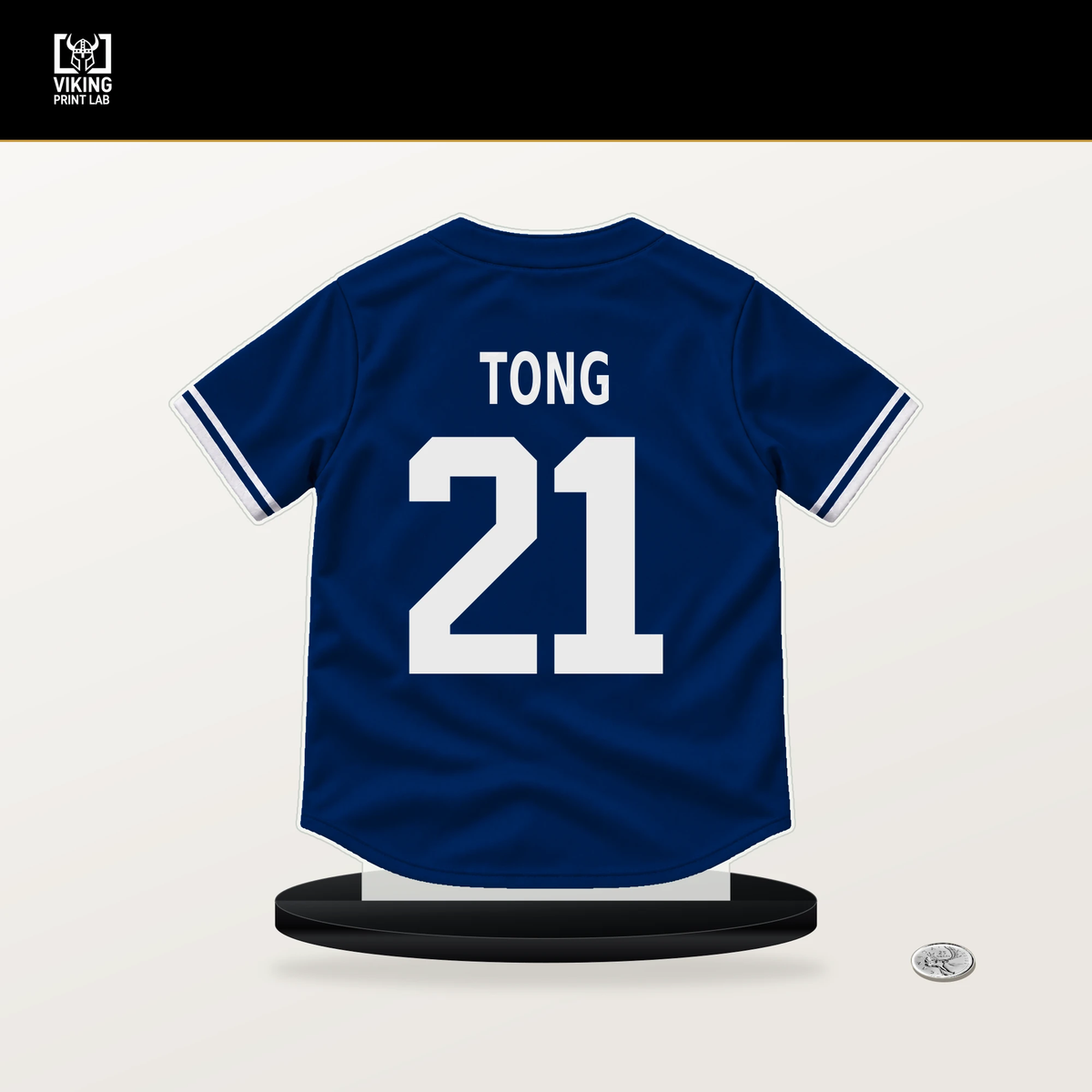 Jonah Tong number 21 New York Mets jersey stand with included black base.