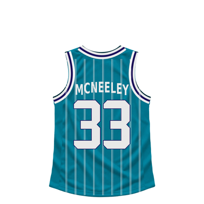 Charlotte Hornets jersey keychain — Liam McNeeley #33. Exact saved player artwork preview.
