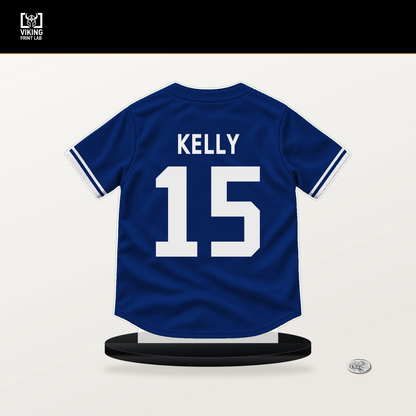 Carson Kelly number 15 Chicago Cubs jersey stand with included black base.