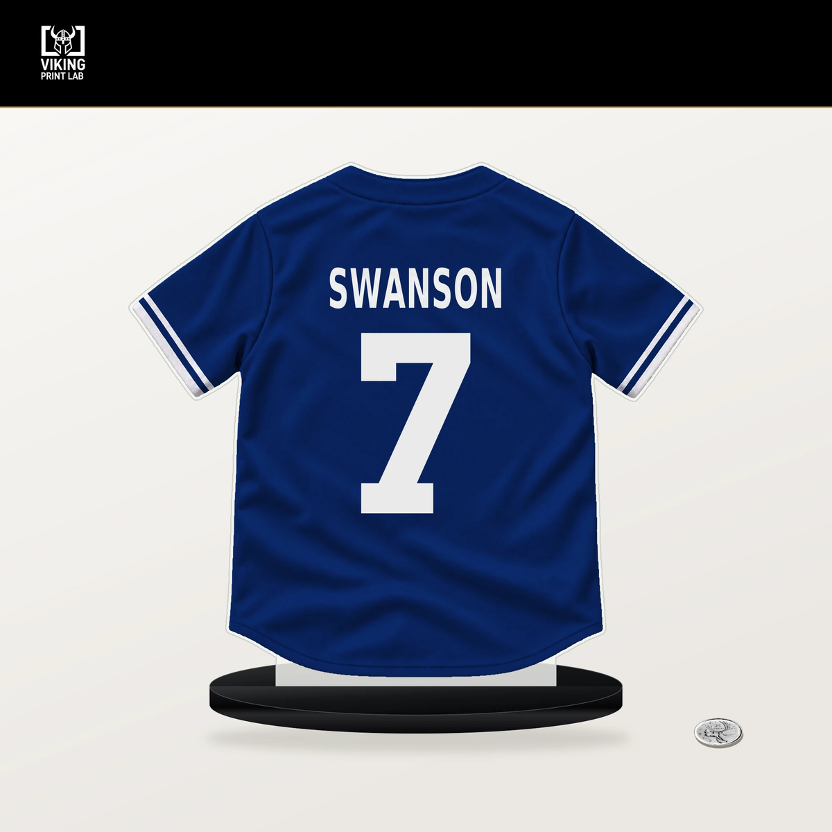 Dansby Swanson number 7 Chicago Cubs jersey stand with included black base.