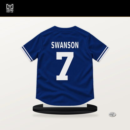 Dansby Swanson number 7 Chicago Cubs jersey stand with included black base.