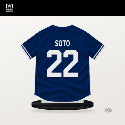 Juan Soto number 22 New York Mets jersey stand with included black base.