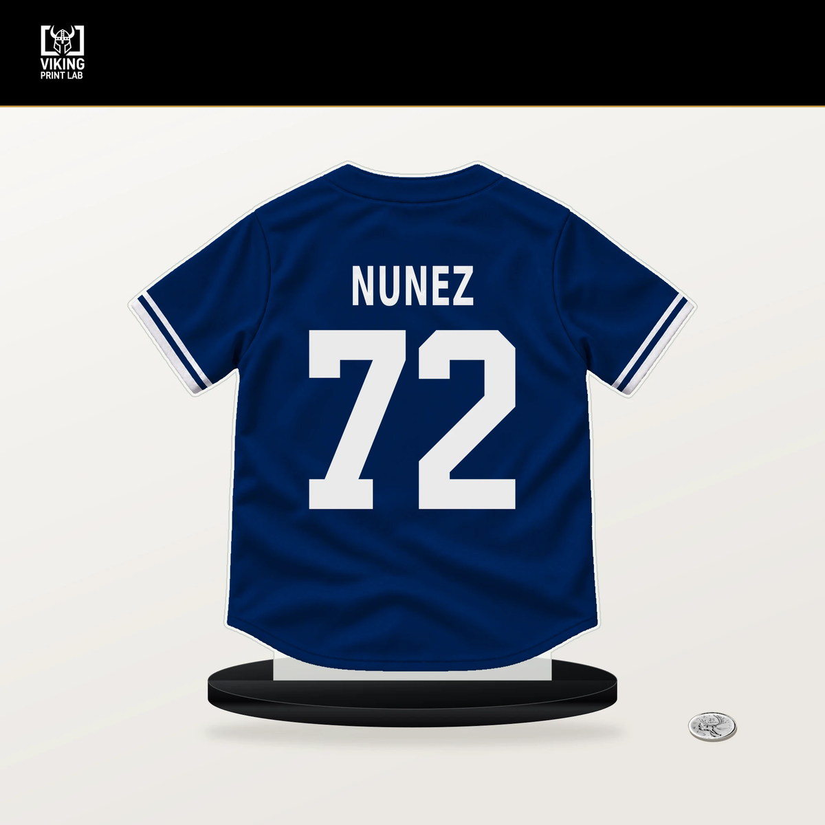 Dedniel Nunez number 72 New York Mets jersey stand with included black base.