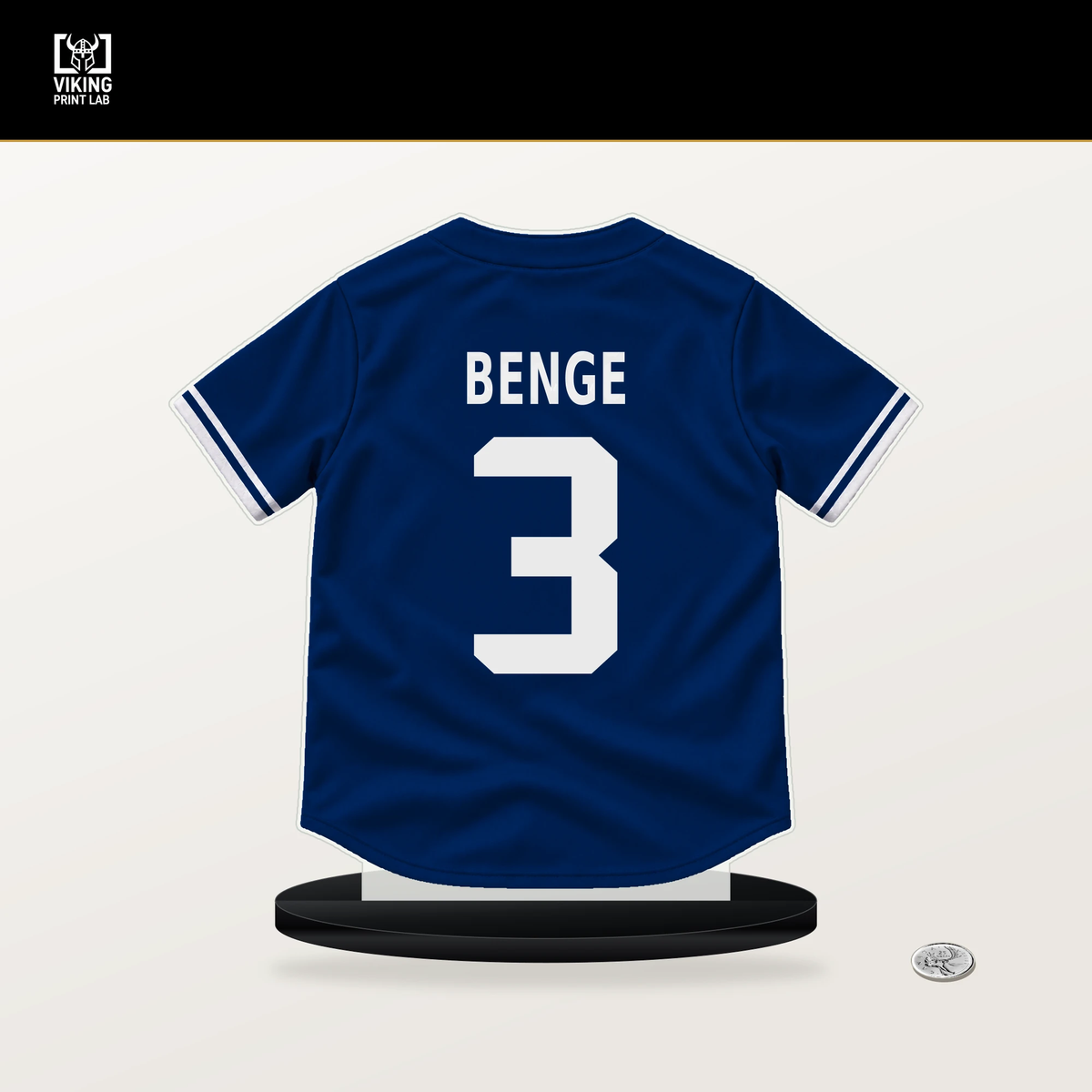 Carson Benge number 3 New York Mets jersey stand with included black base.